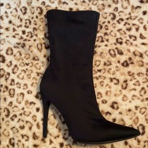 Black Heels Mid Rise